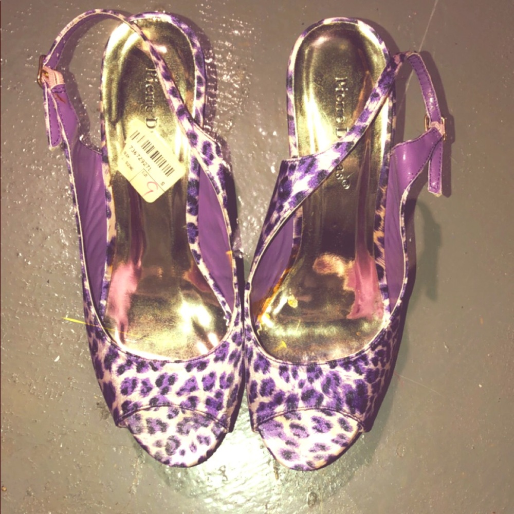 Shoes/glasses with purchase